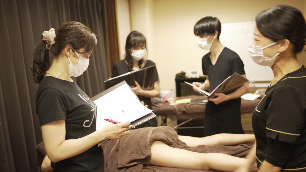 アロマセラピスト　仕事